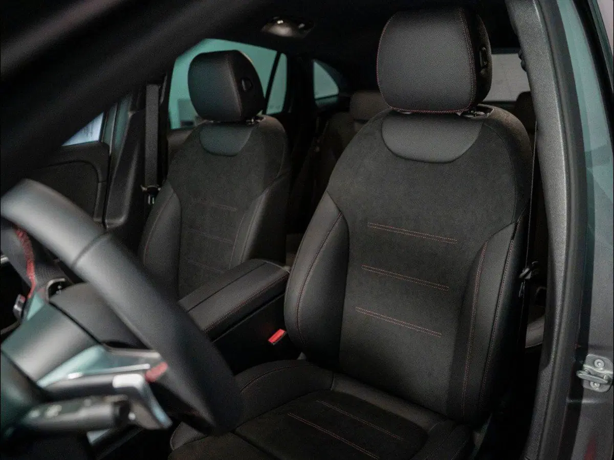 Mercedes-Benz GLA SUV nuova a Macerata (15)