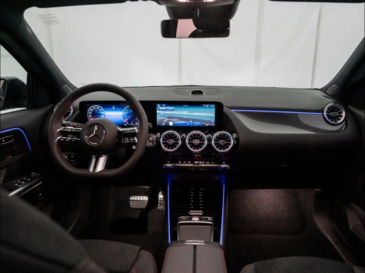 Mercedes-Benz GLA SUV nuova a Macerata (19)