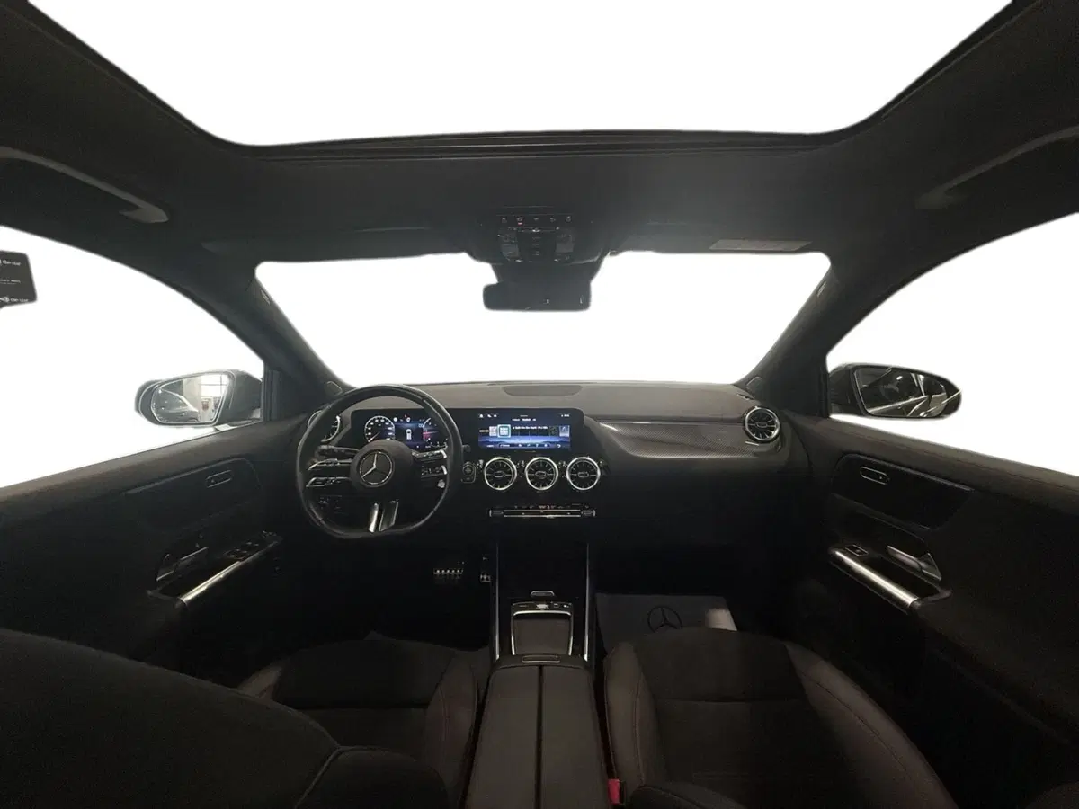 Mercedes-Benz GLA SUV usata a Napoli (14)