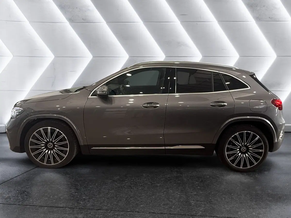 Mercedes-Benz GLA SUV usata a Napoli (5)