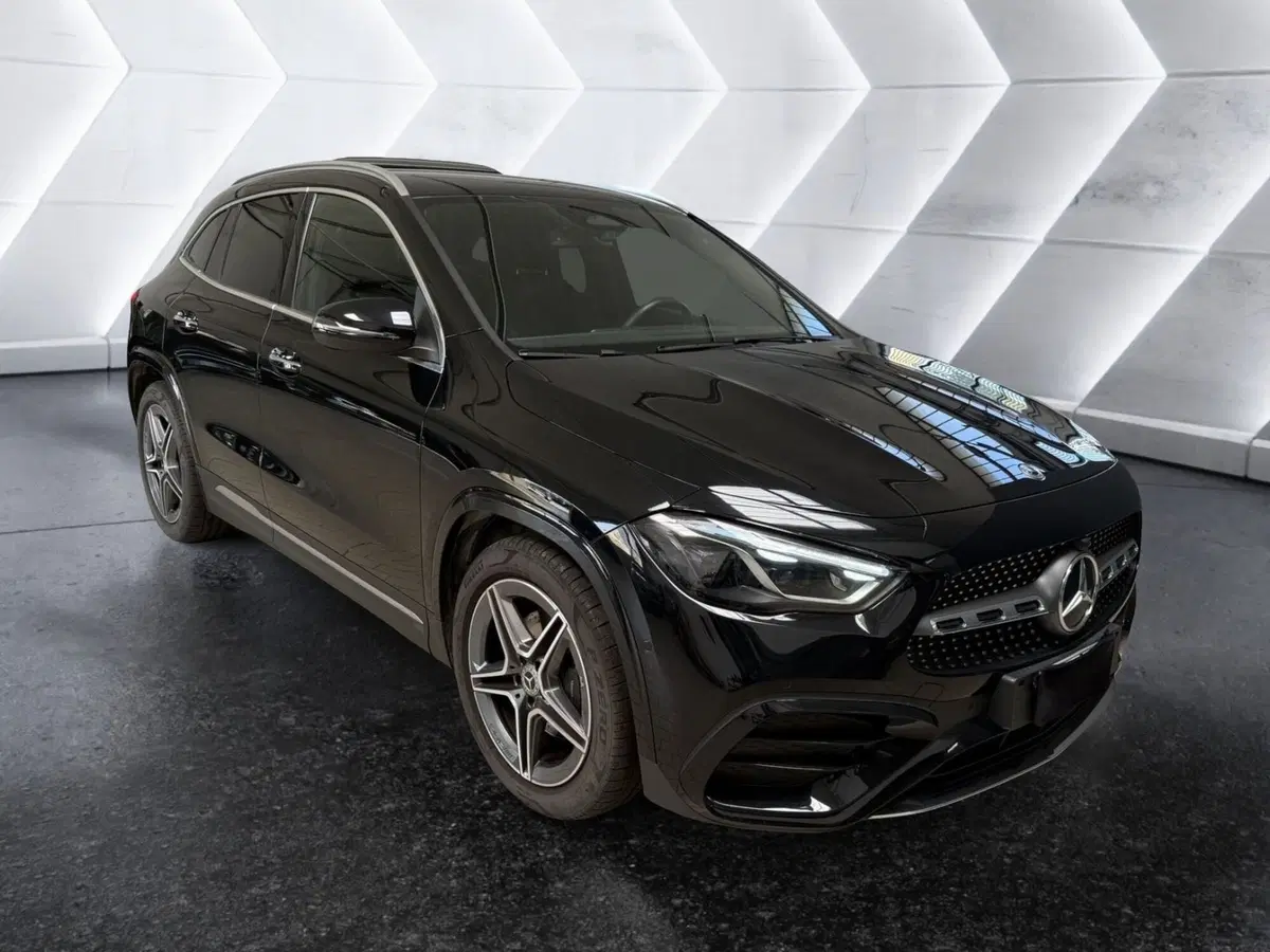 Mercedes-Benz GLA SUV usata a Napoli (3)