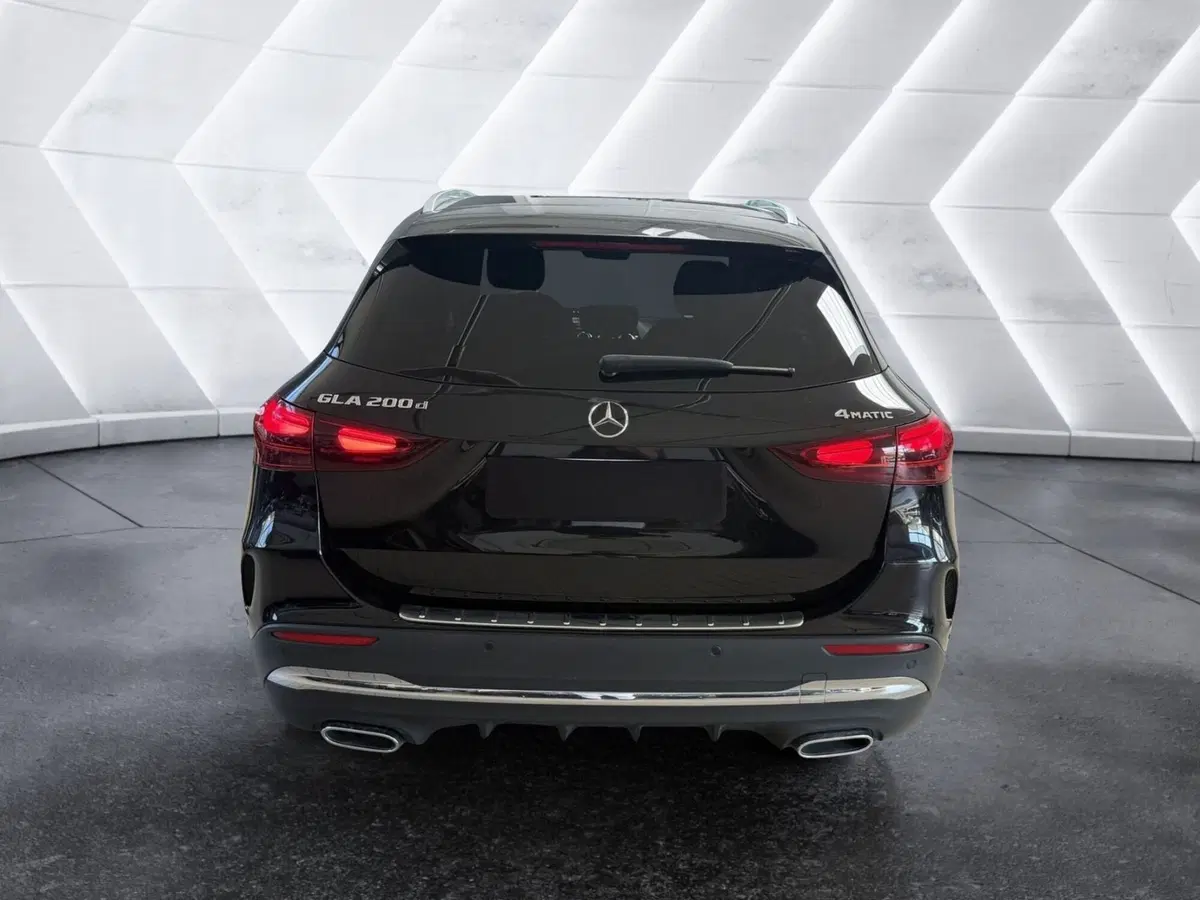 Mercedes-Benz GLA SUV usata a Napoli (5)