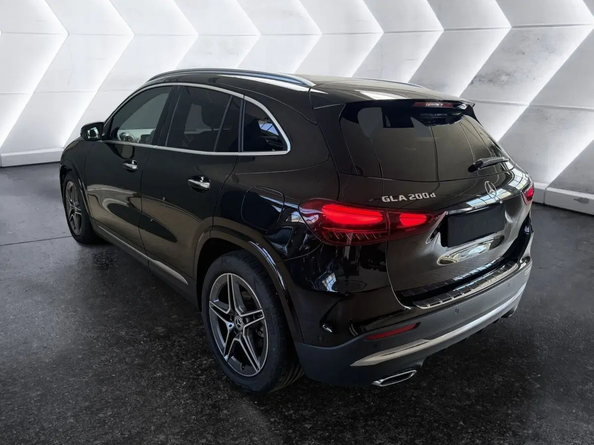 Mercedes-Benz GLA SUV usata a Napoli (6)
