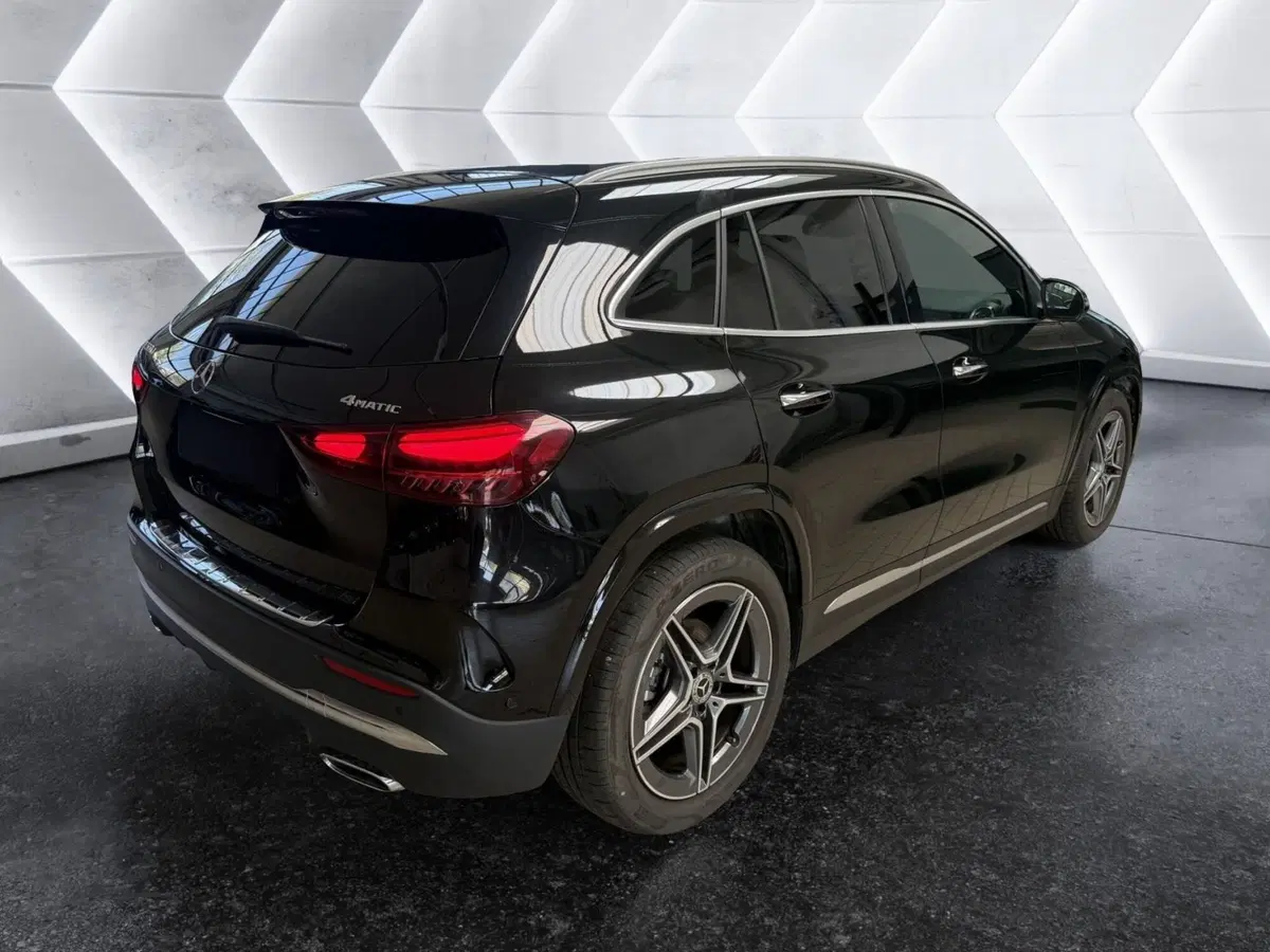 Mercedes-Benz GLA SUV usata a Napoli (7)