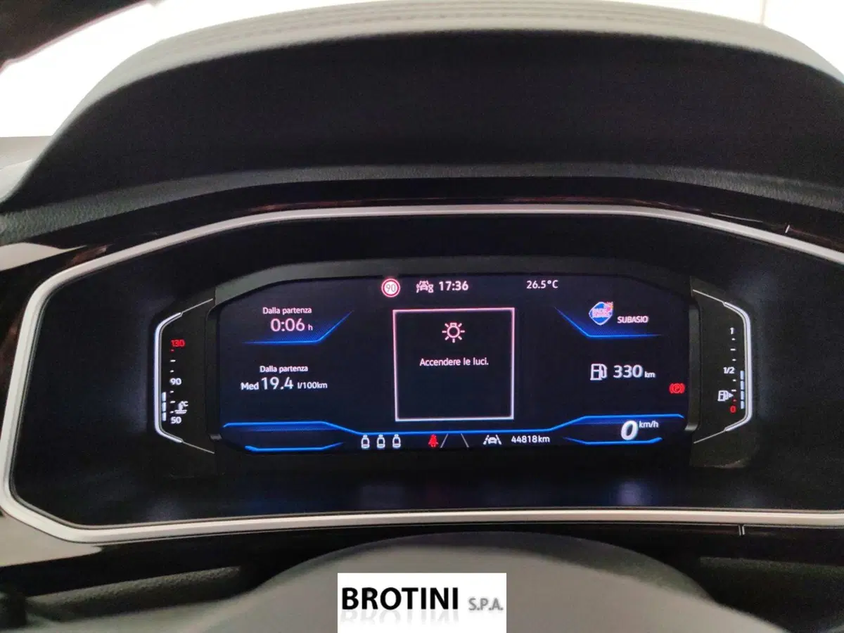 Volkswagen T-Roc usata a Massa-Carrara (13)