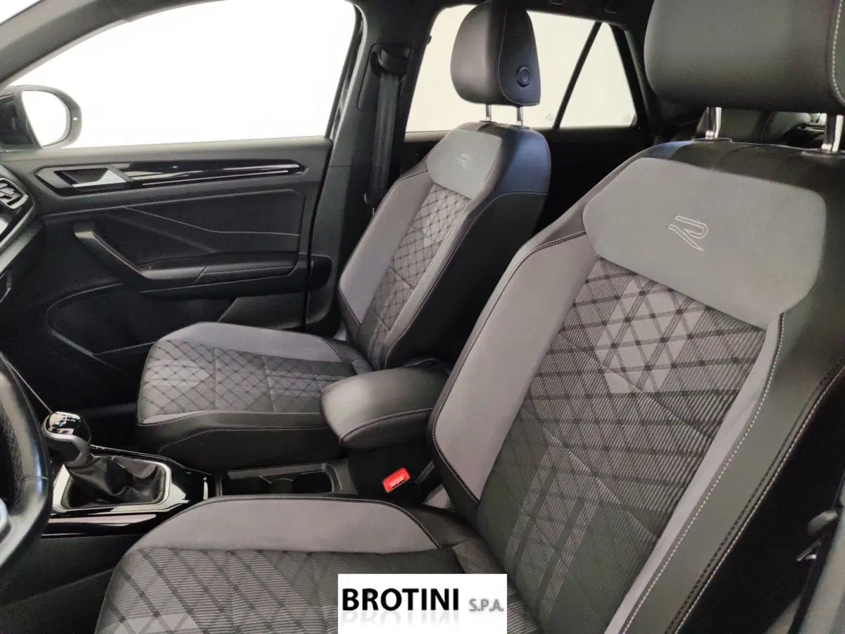 Volkswagen T-Roc usata a Massa-Carrara (9)