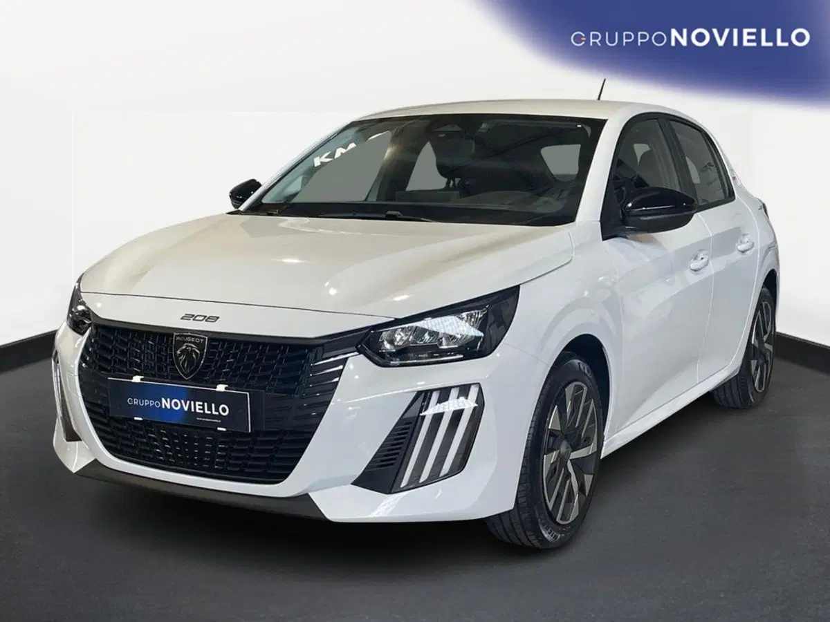 Peugeot 208 nuova a Salerno