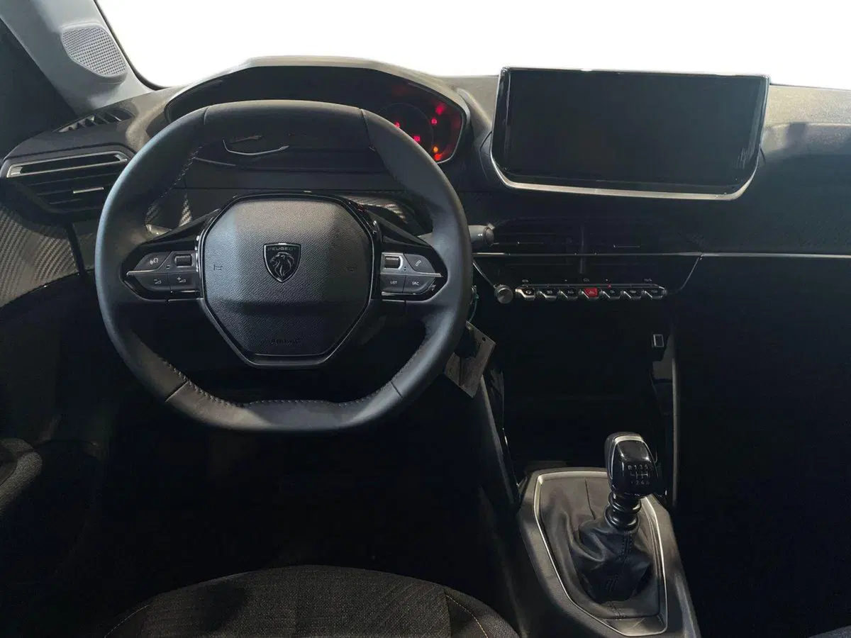Peugeot 208 nuova a Salerno (10)