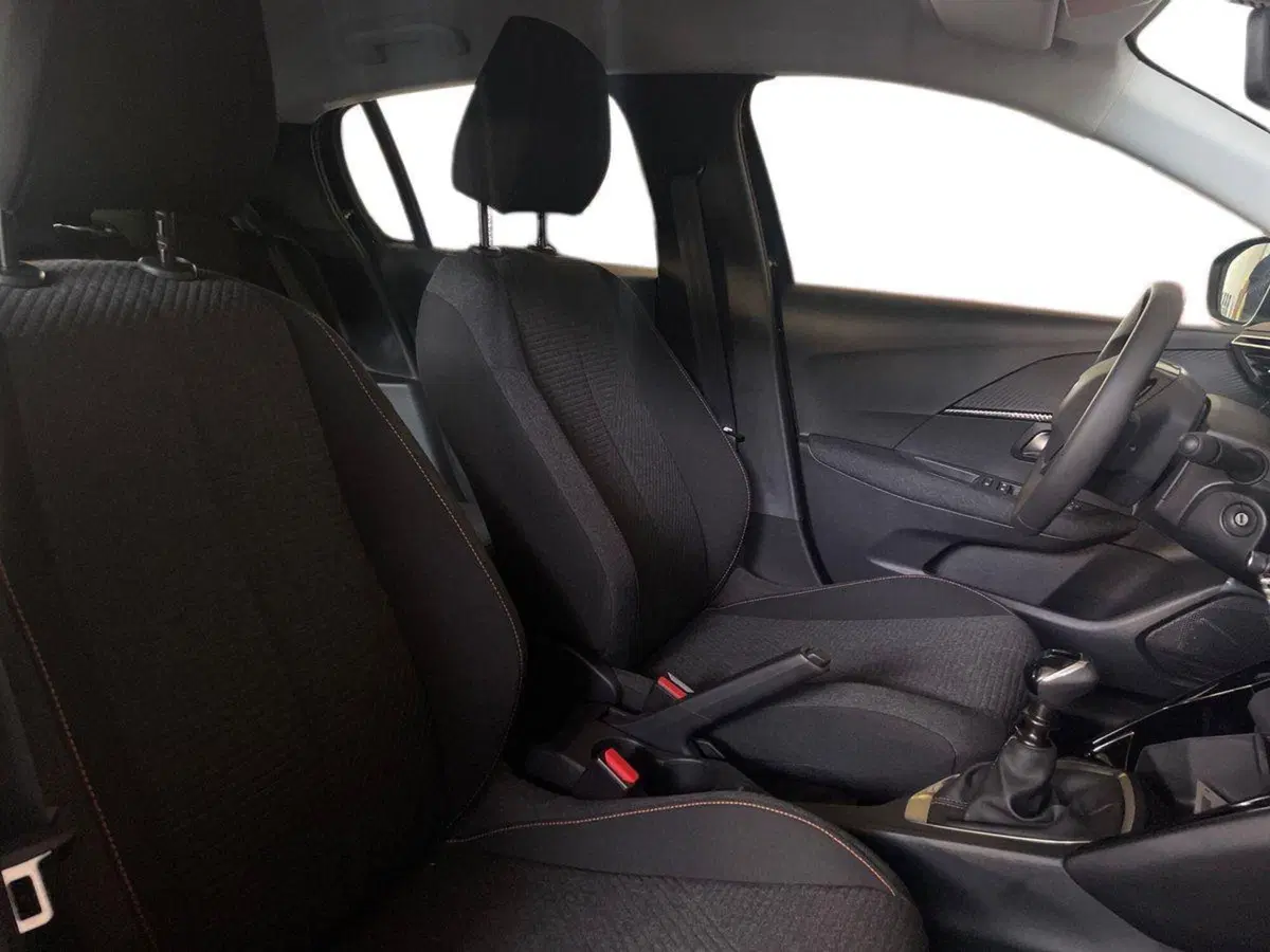 Peugeot 208 nuova a Salerno (15)