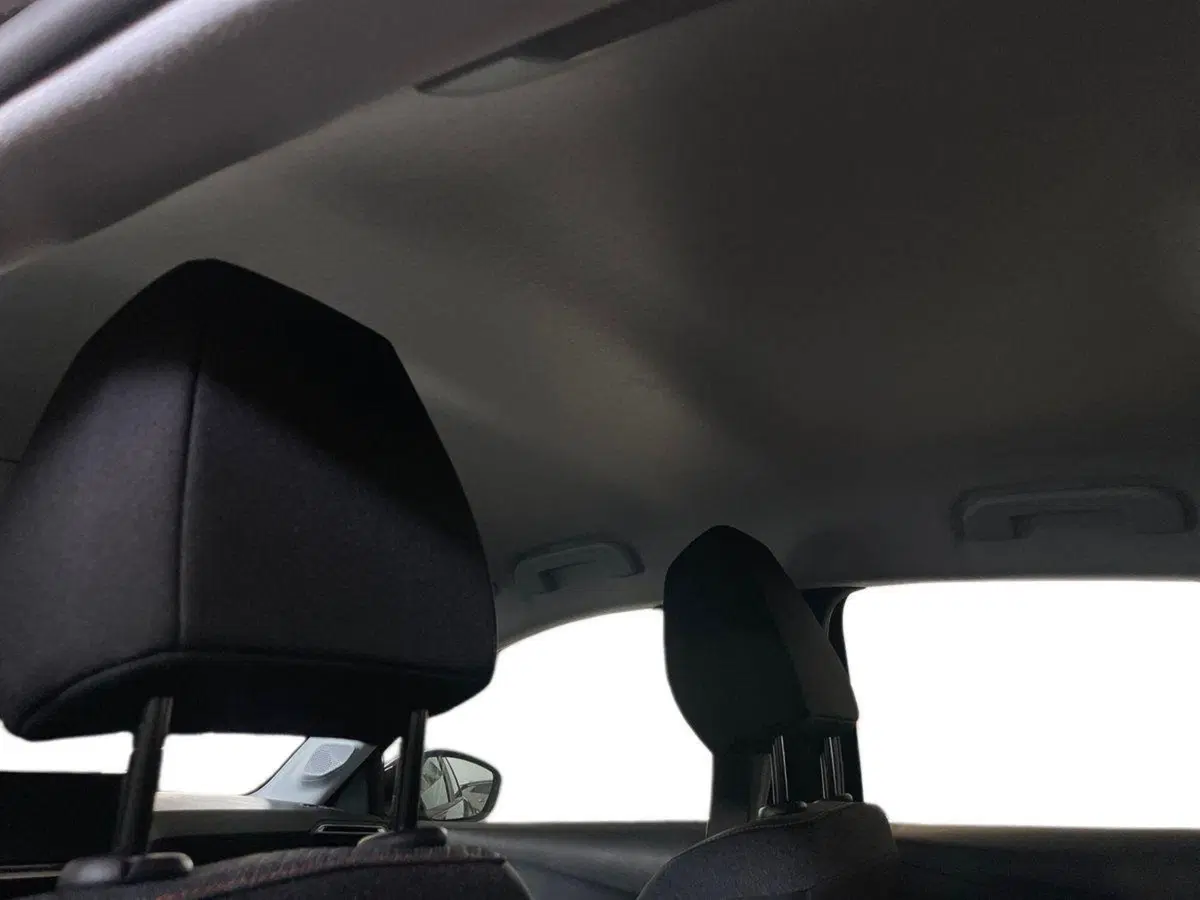 Peugeot 208 nuova a Salerno (16)