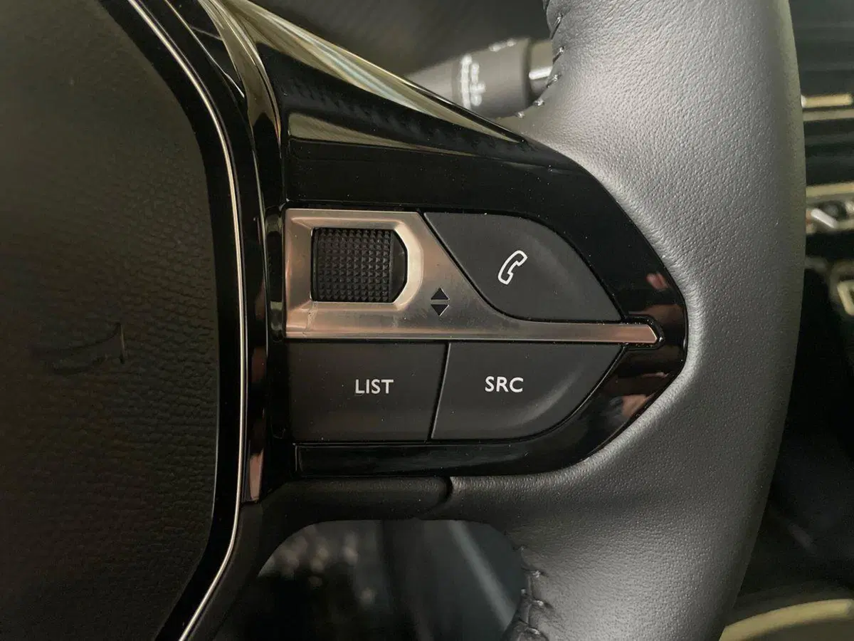 Peugeot 208 nuova a Salerno (19)
