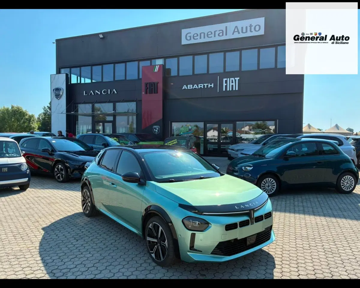 Lancia Ypsilon usata a Lucca