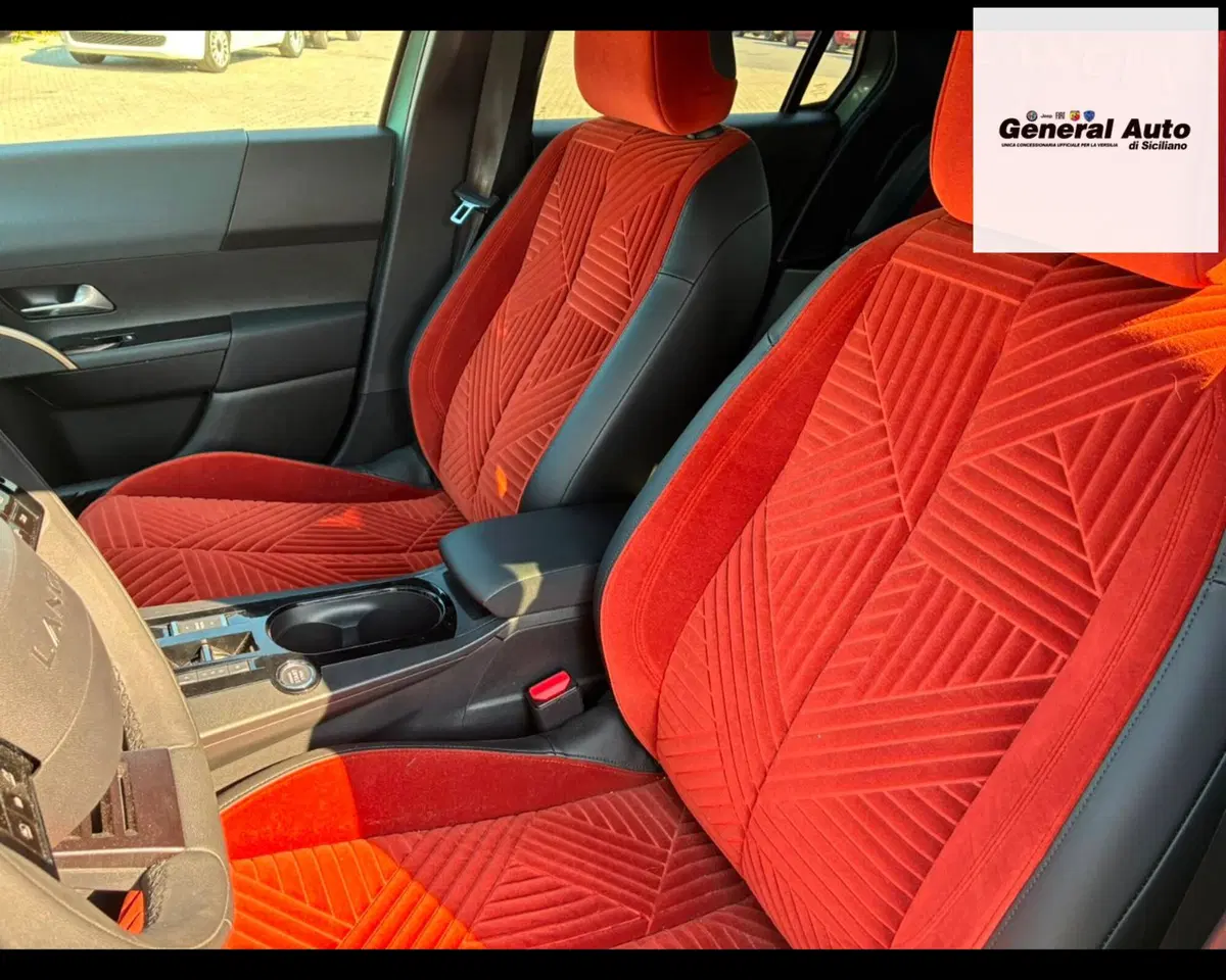Lancia Ypsilon usata a Lucca (17)