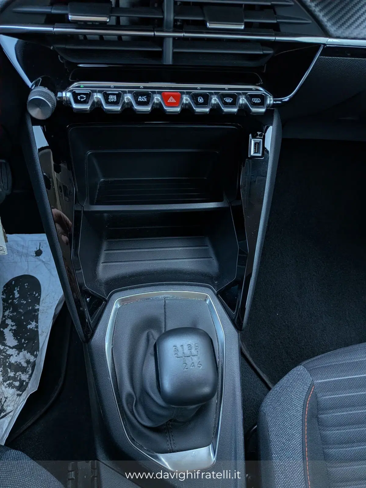 Peugeot 208 usata a Parma (16)