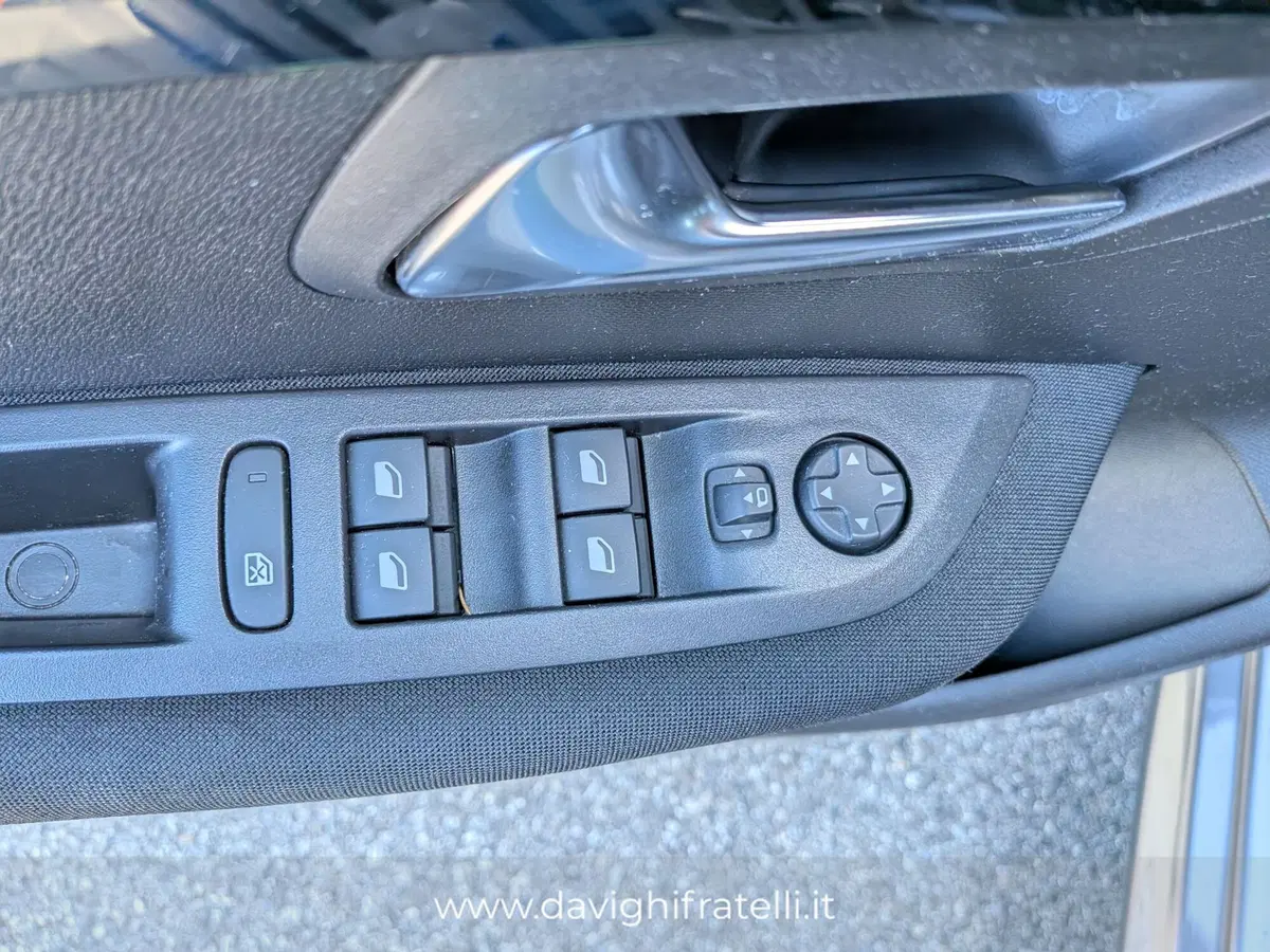 Peugeot 208 usata a Parma (17)