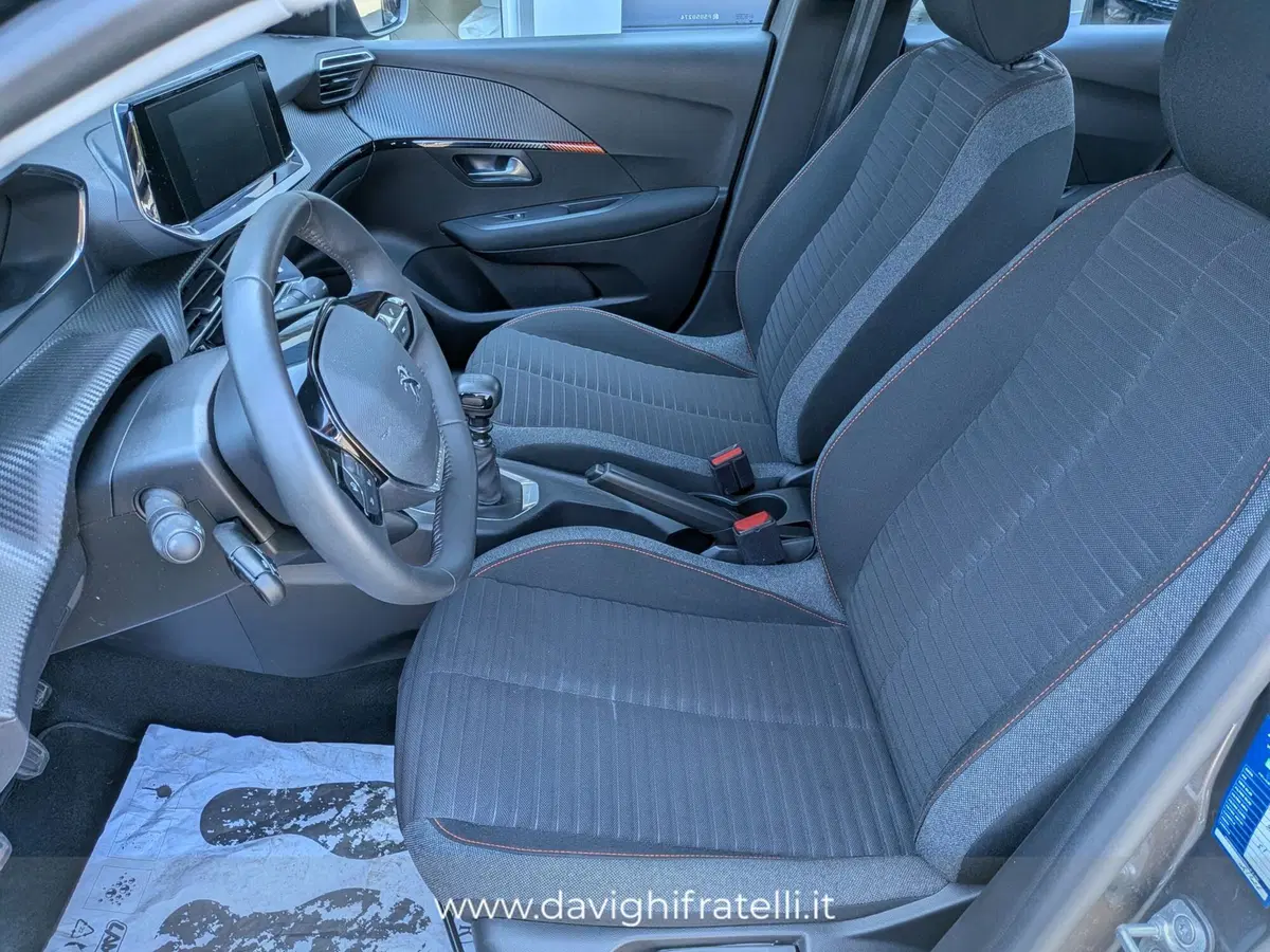 Peugeot 208 usata a Parma (9)