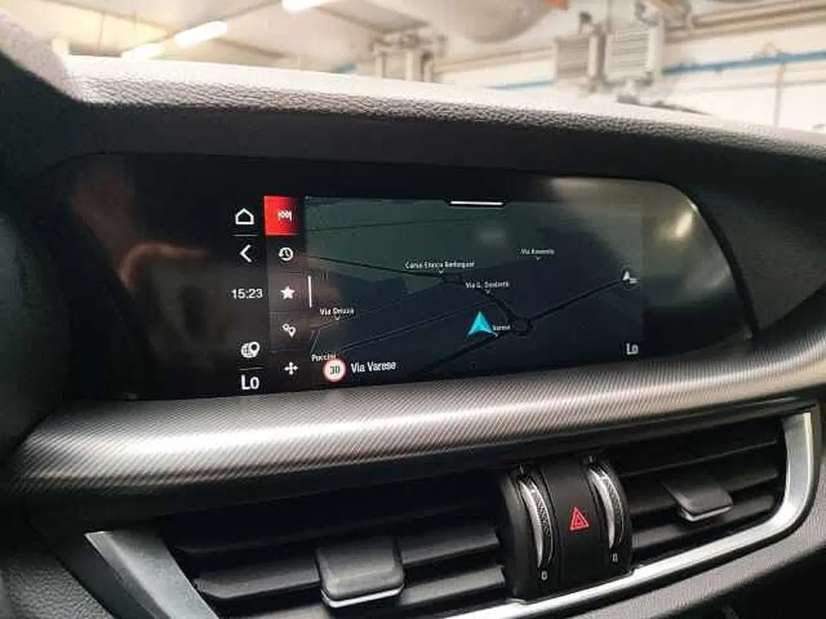 Alfa Romeo Stelvio usata a Milano (20)