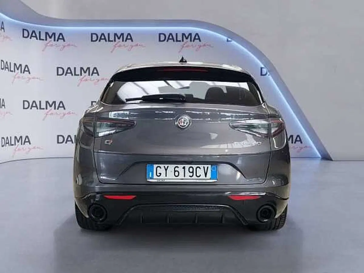 Alfa Romeo Stelvio usata a Milano (4)