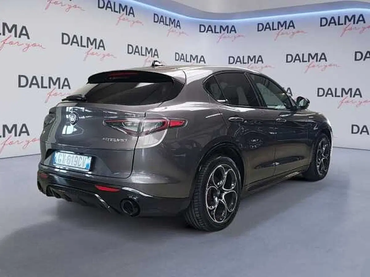 Alfa Romeo Stelvio usata a Milano (5)