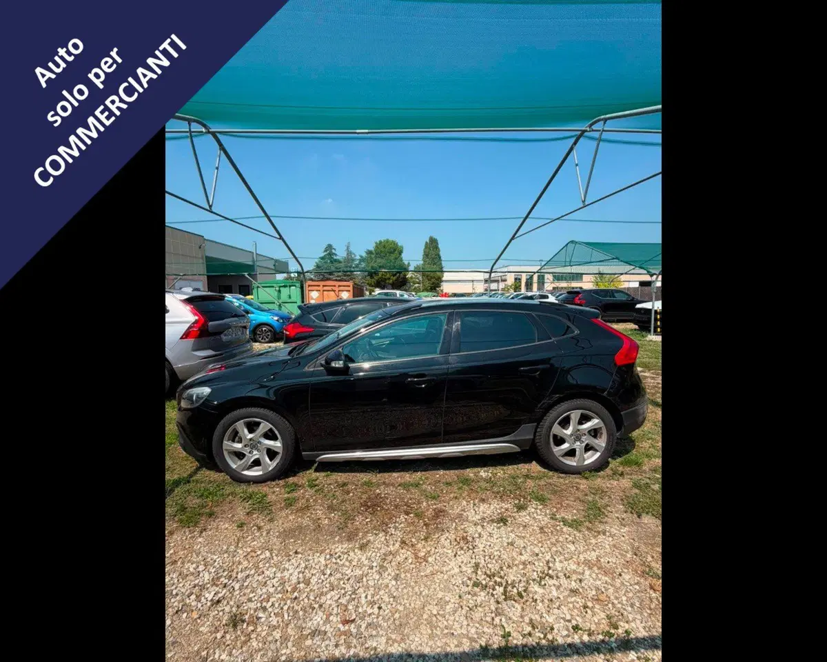 Volvo V40 Cross Country usata a Bologna (8)