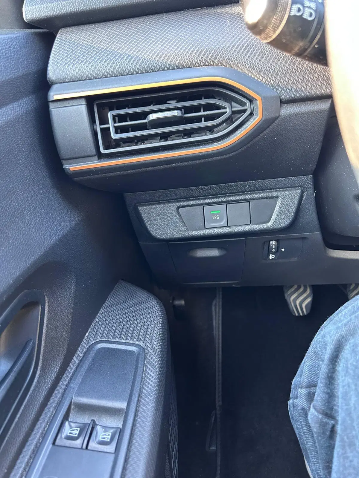 Dacia Sandero usata a Firenze (12)