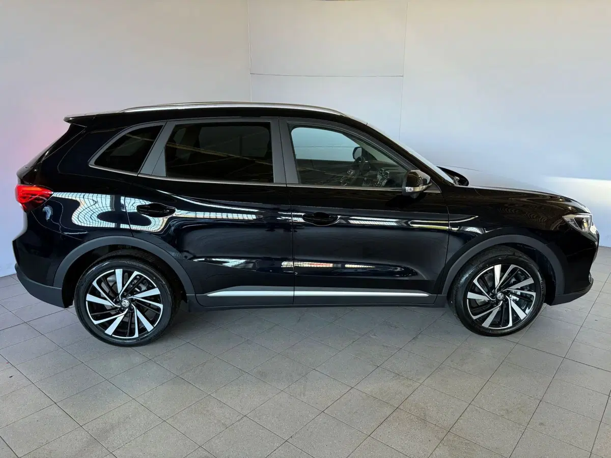 Mg ZS EV usata a Monza e Brianza (7)
