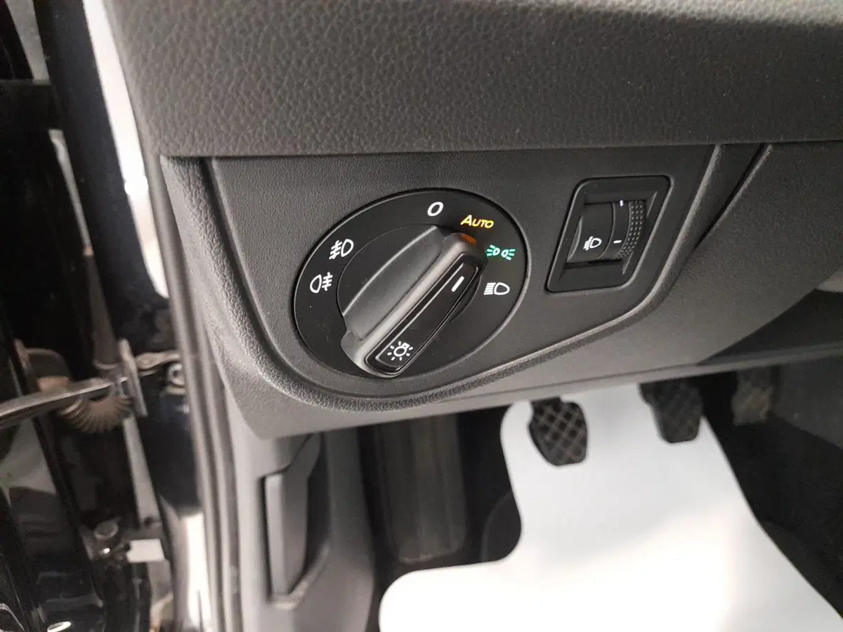 Volkswagen Taigo usata a Bologna (10)