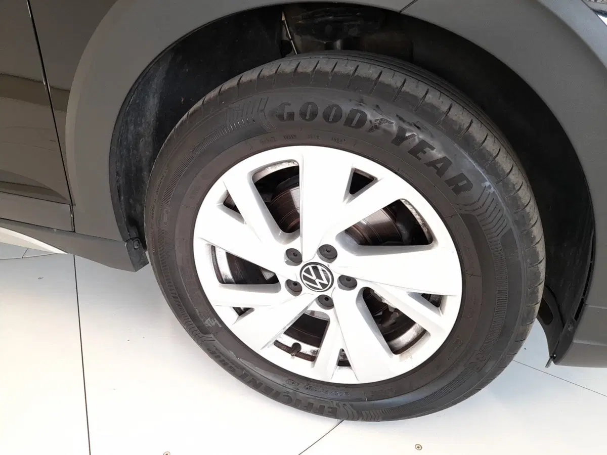 Volkswagen Taigo usata a Bologna (7)