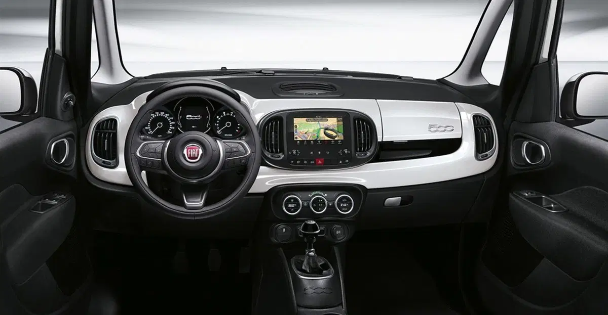 Fiat 500L usata a Salerno (11)