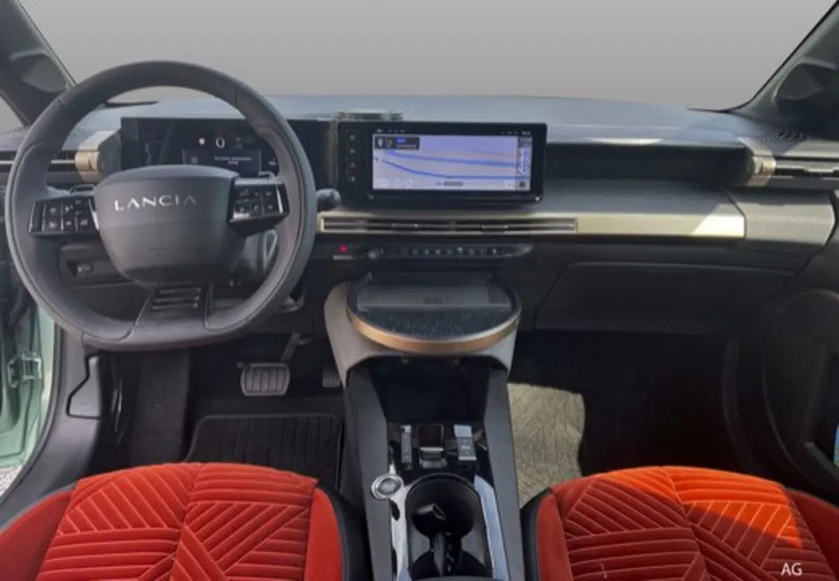 Lancia Ypsilon usata a Salerno (12)