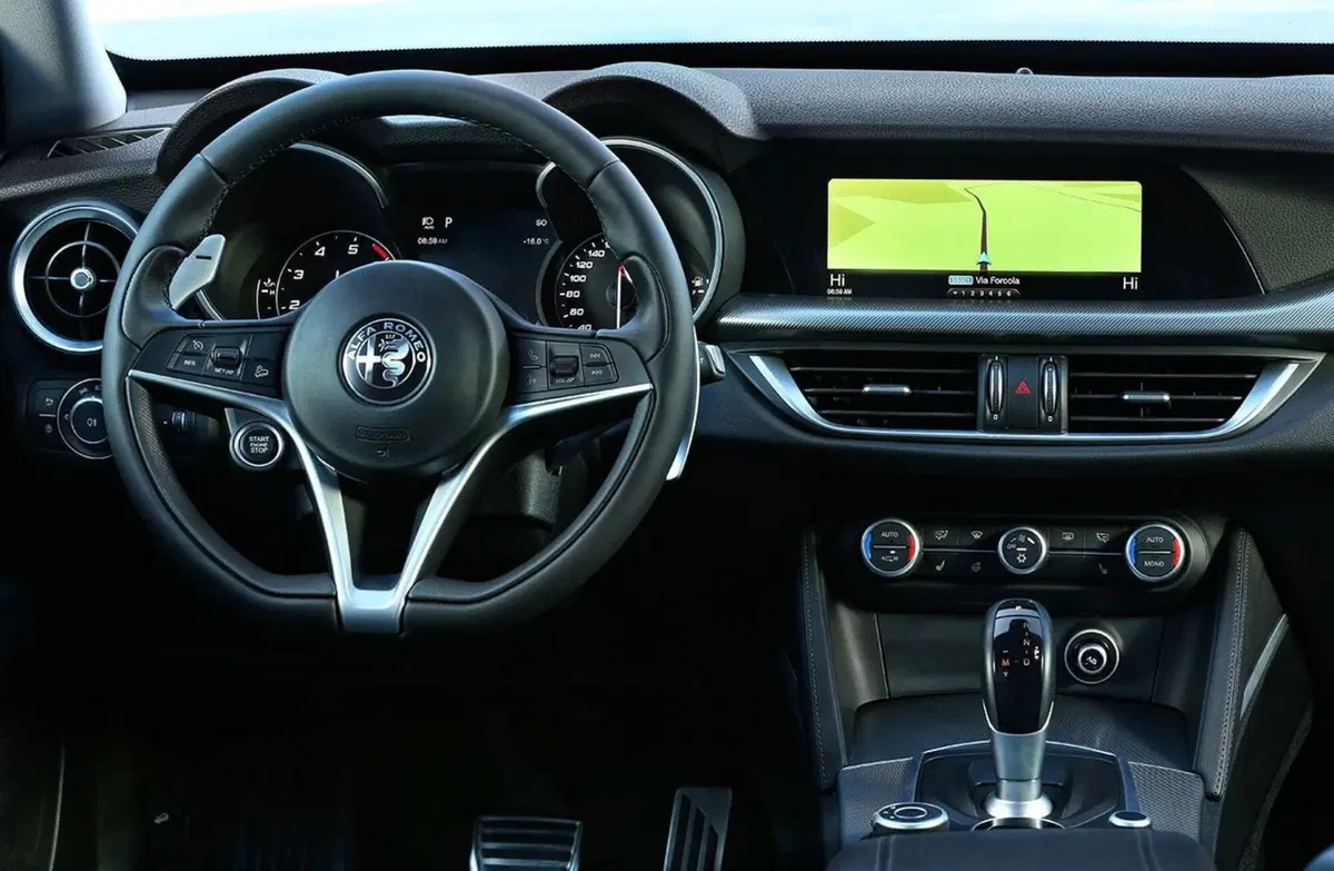 Alfa Romeo Stelvio usata a Salerno (10)