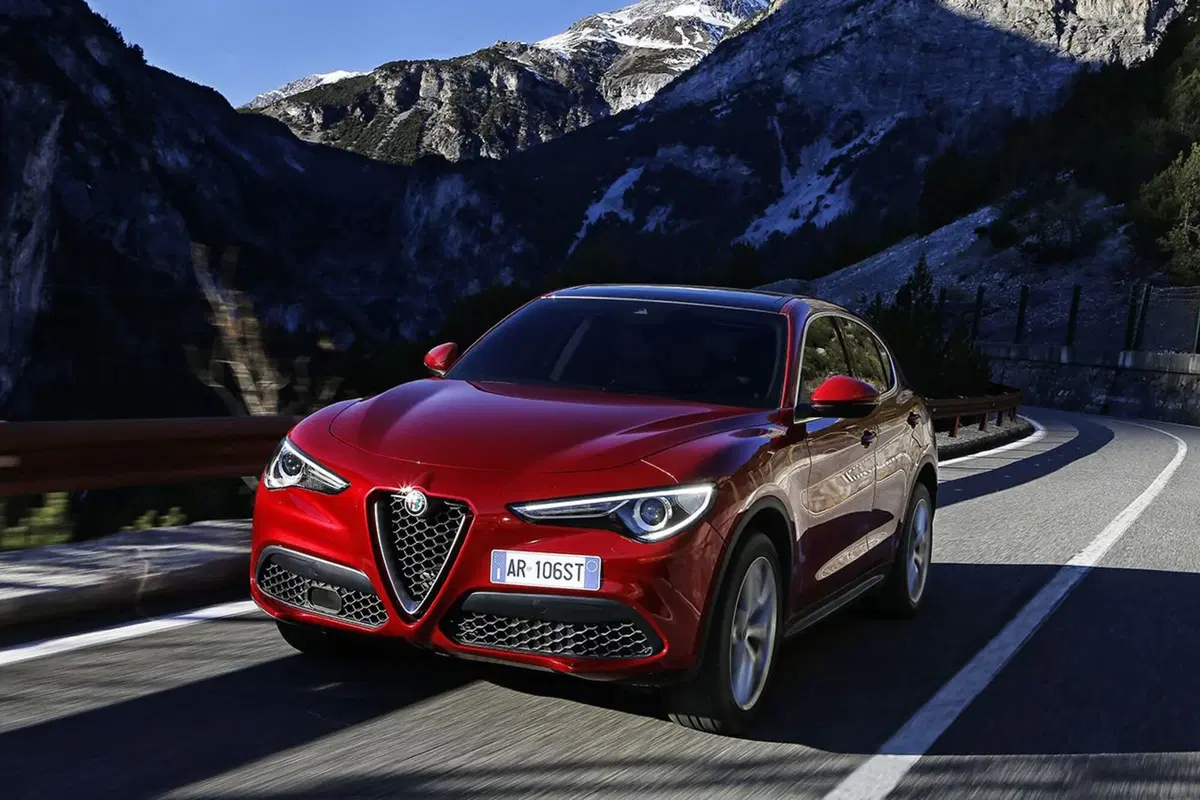 Alfa Romeo Stelvio usata a Salerno (2)