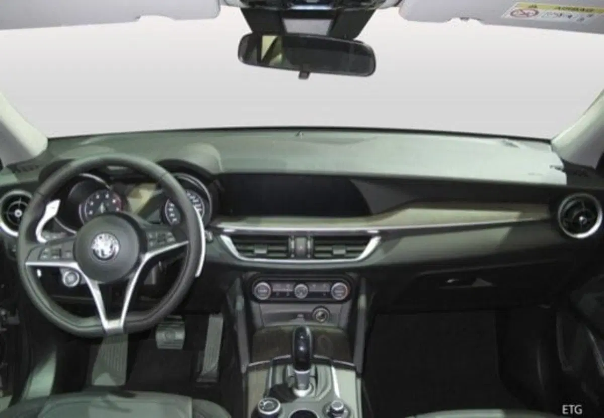 Alfa Romeo Stelvio usata a Salerno (20)