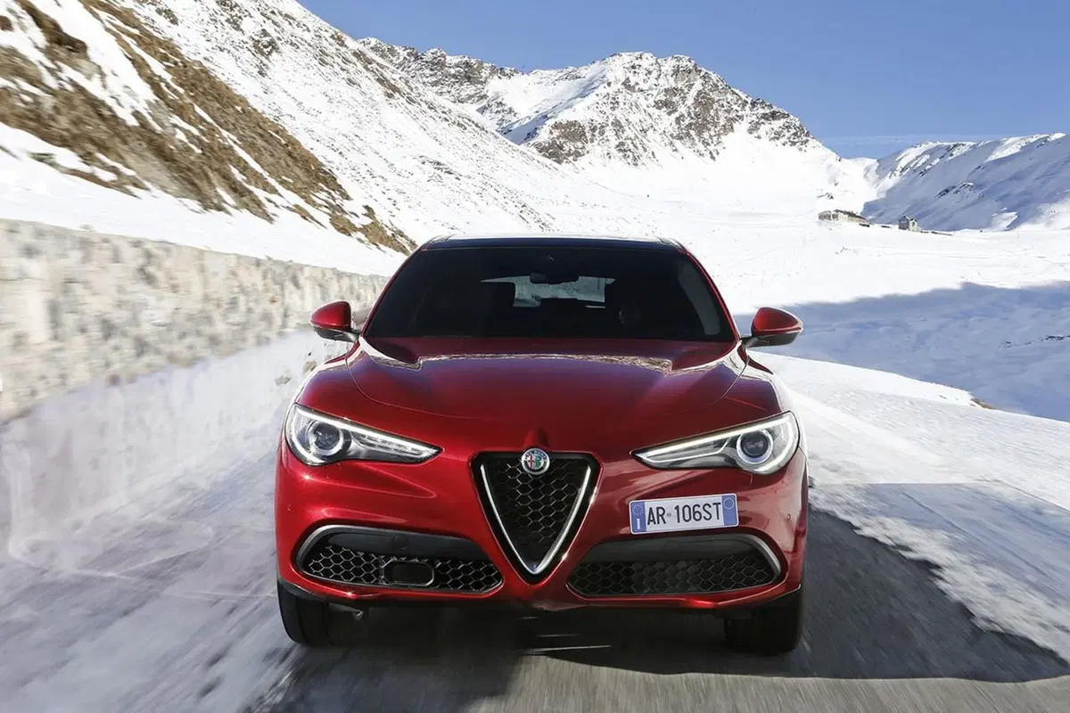 Alfa Romeo Stelvio usata a Salerno (4)