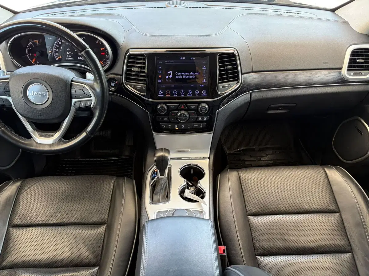 Jeep Grand Cherokee usata a Ancona (9)