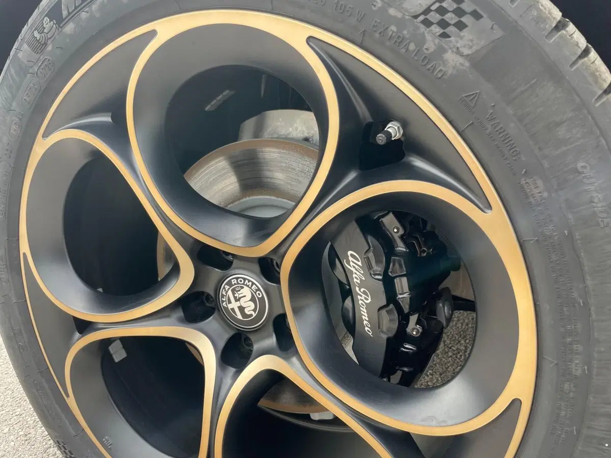 Alfa Romeo Stelvio usata a Ancona (20)