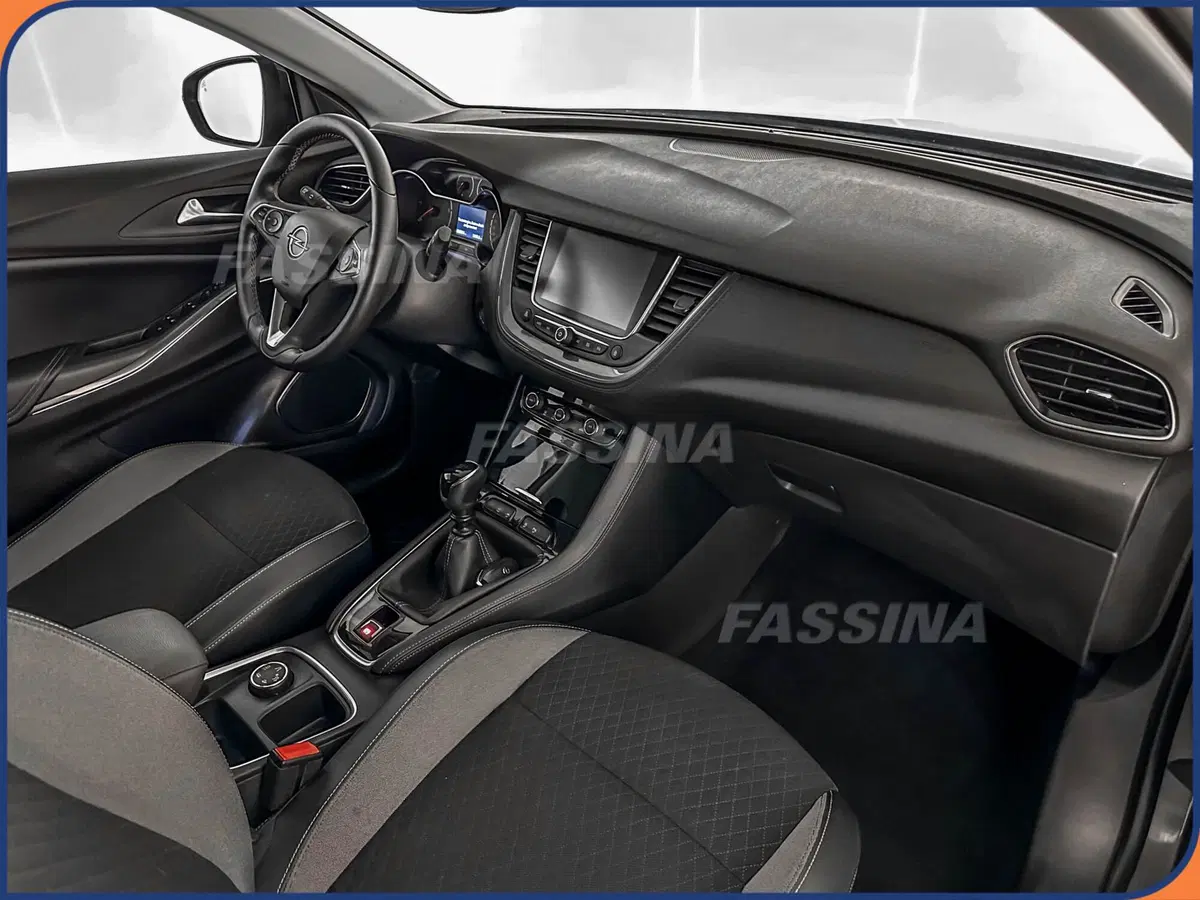 Opel Grandland X usata a Milano (13)