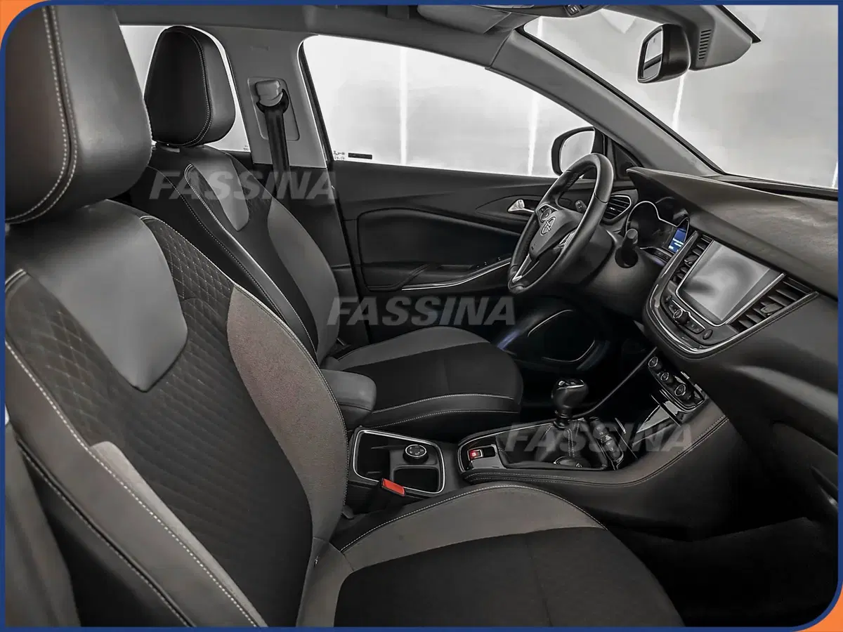 Opel Grandland X usata a Milano (14)