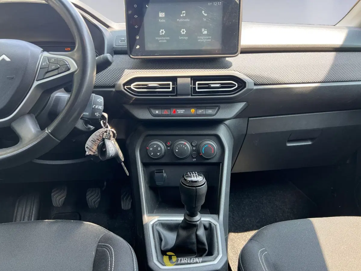 Dacia Jogger usata a Milano (12)