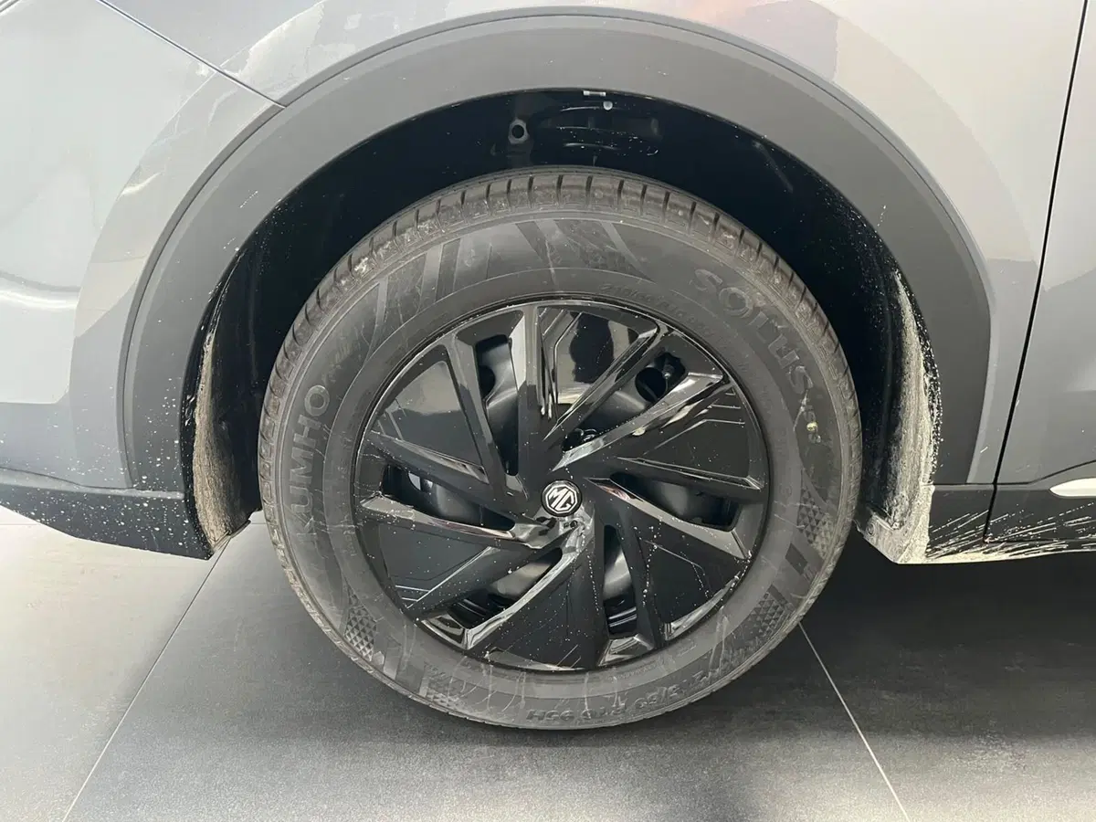 Mg ZS nuova a Lucca (8)