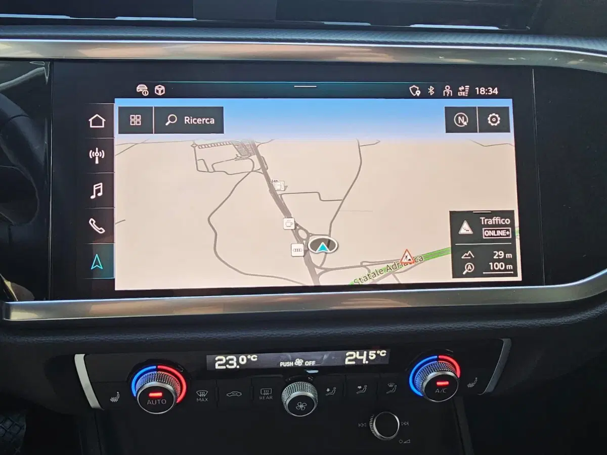 Audi Q3 Sportback usata a Bari (15)