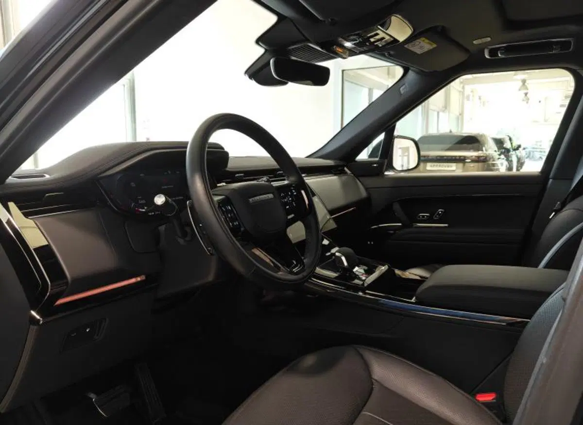Land Rover Range Rover Sport usata a Venezia (10)