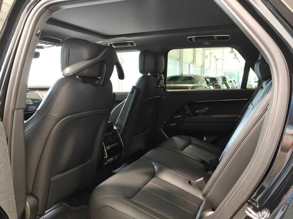 Land Rover Range Rover Sport usata a Venezia (11)