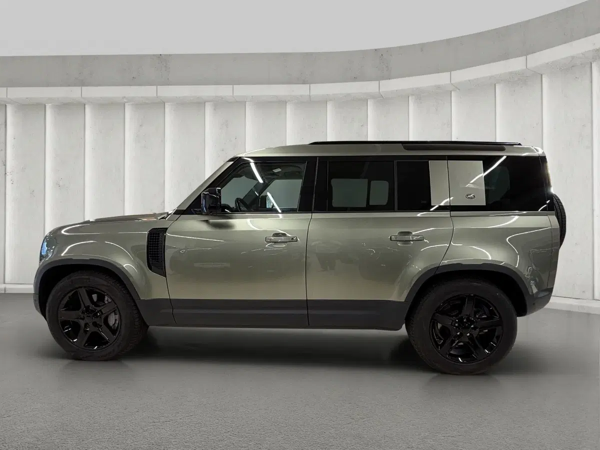 Land Rover Defender usata a Milano (11)