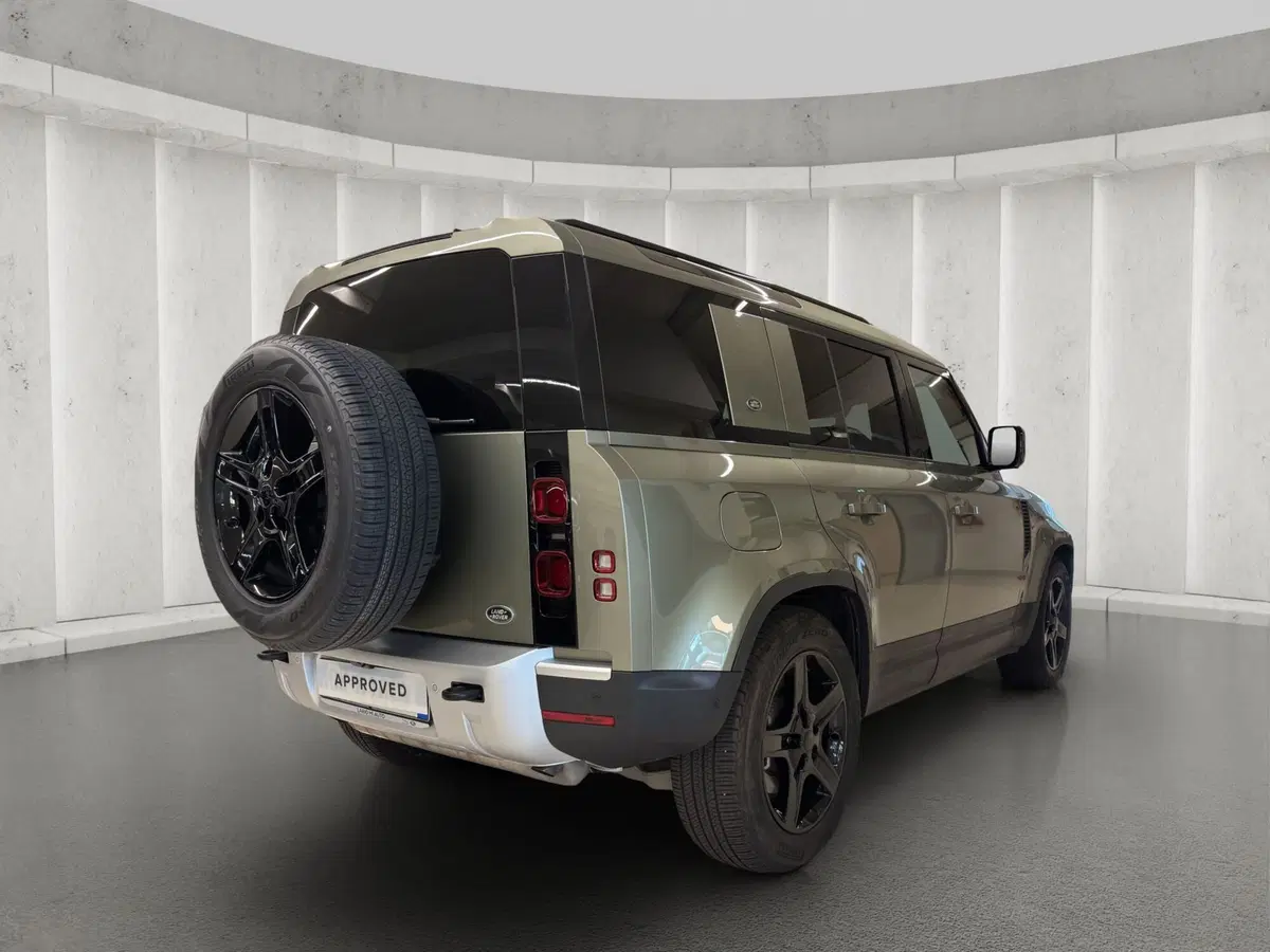Land Rover Defender usata a Milano (2)