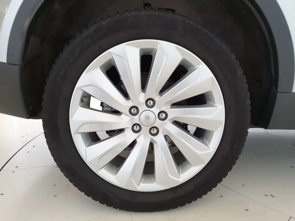 Land Rover Discovery Sport usata a Monza e Brianza (9)