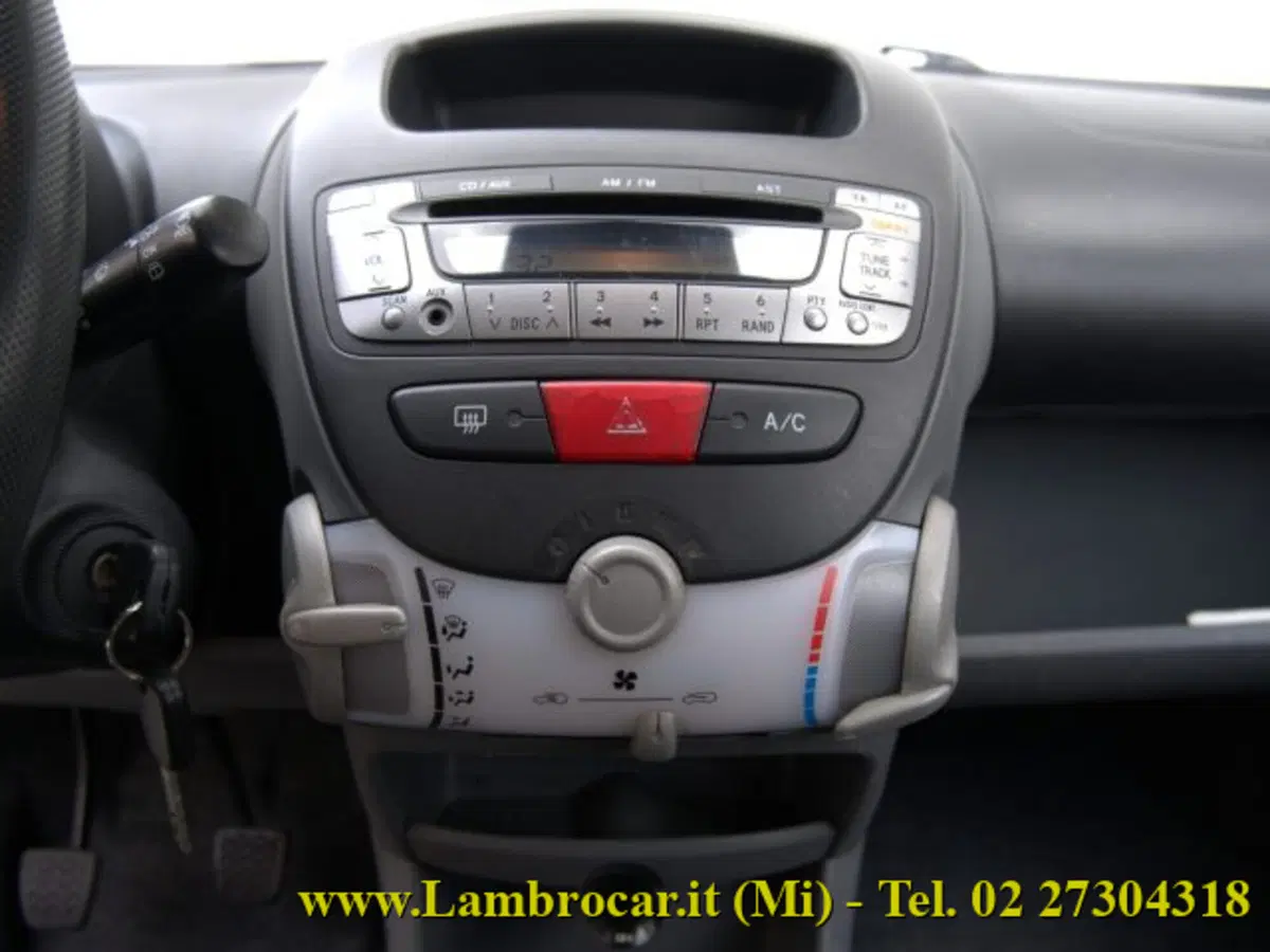 Peugeot 107 usata a Milano (7)