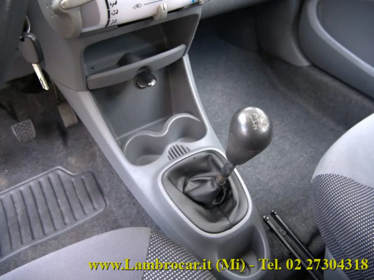 Peugeot 107 usata a Milano (9)