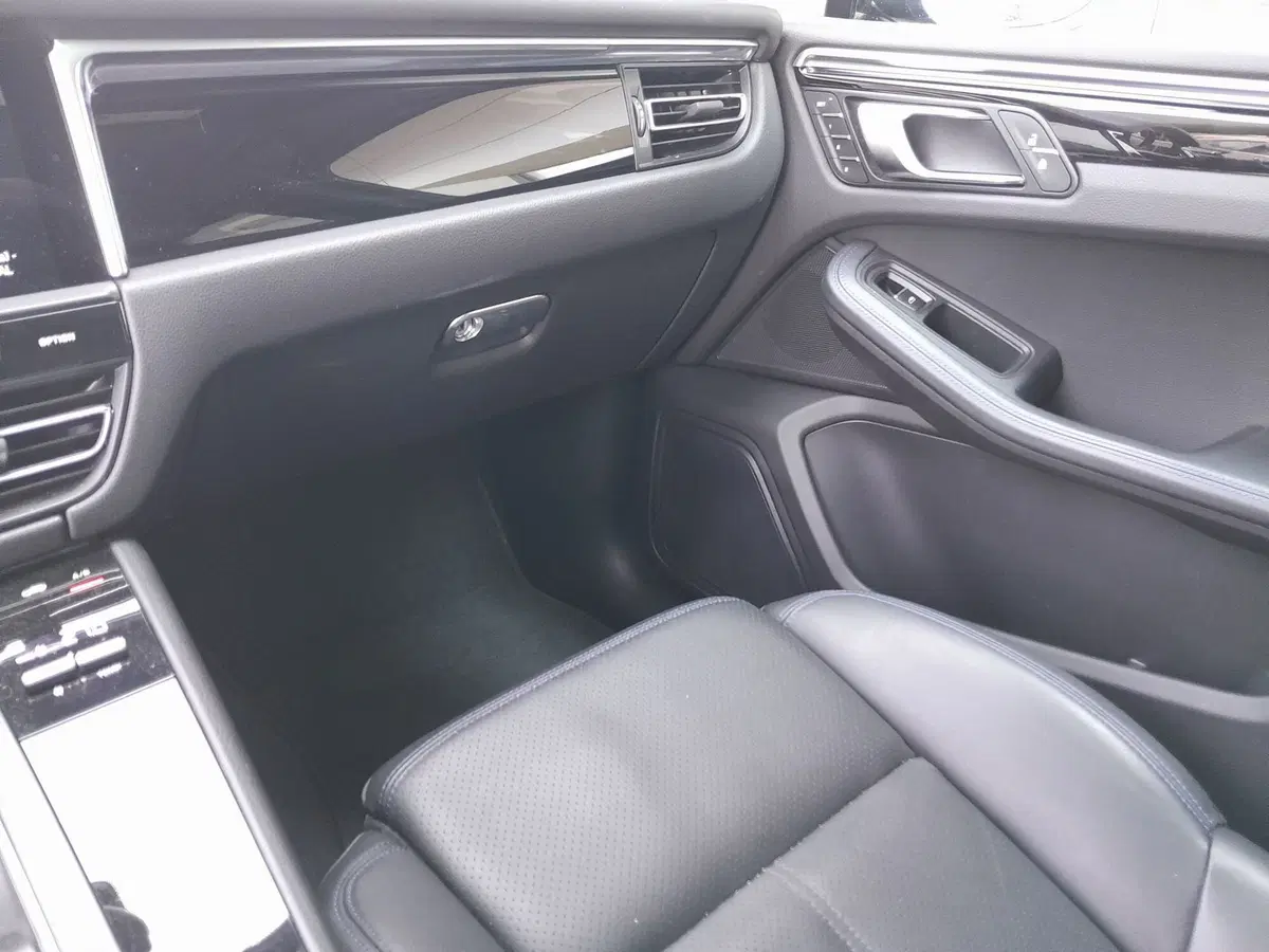Porsche Macan usata a Cuneo (14)
