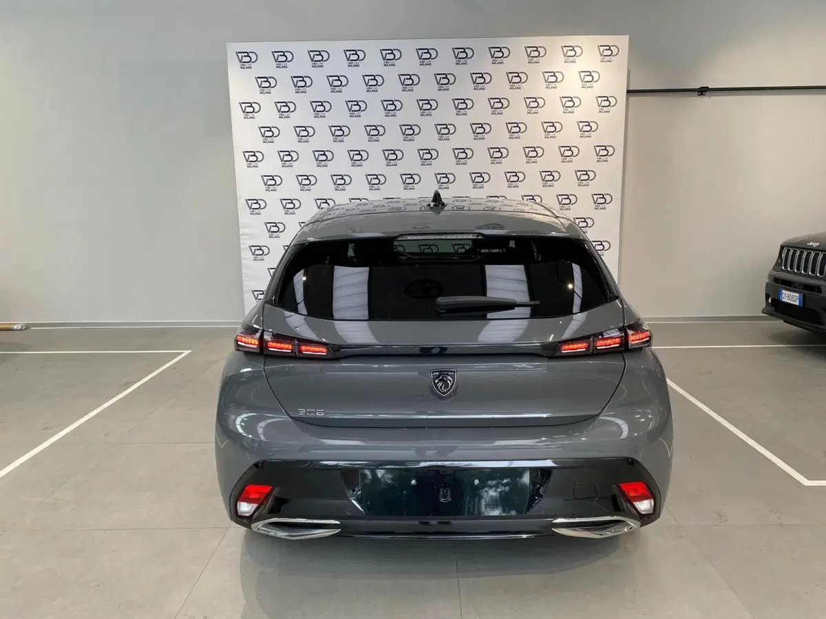 Peugeot 308 nuova a Milano (4)